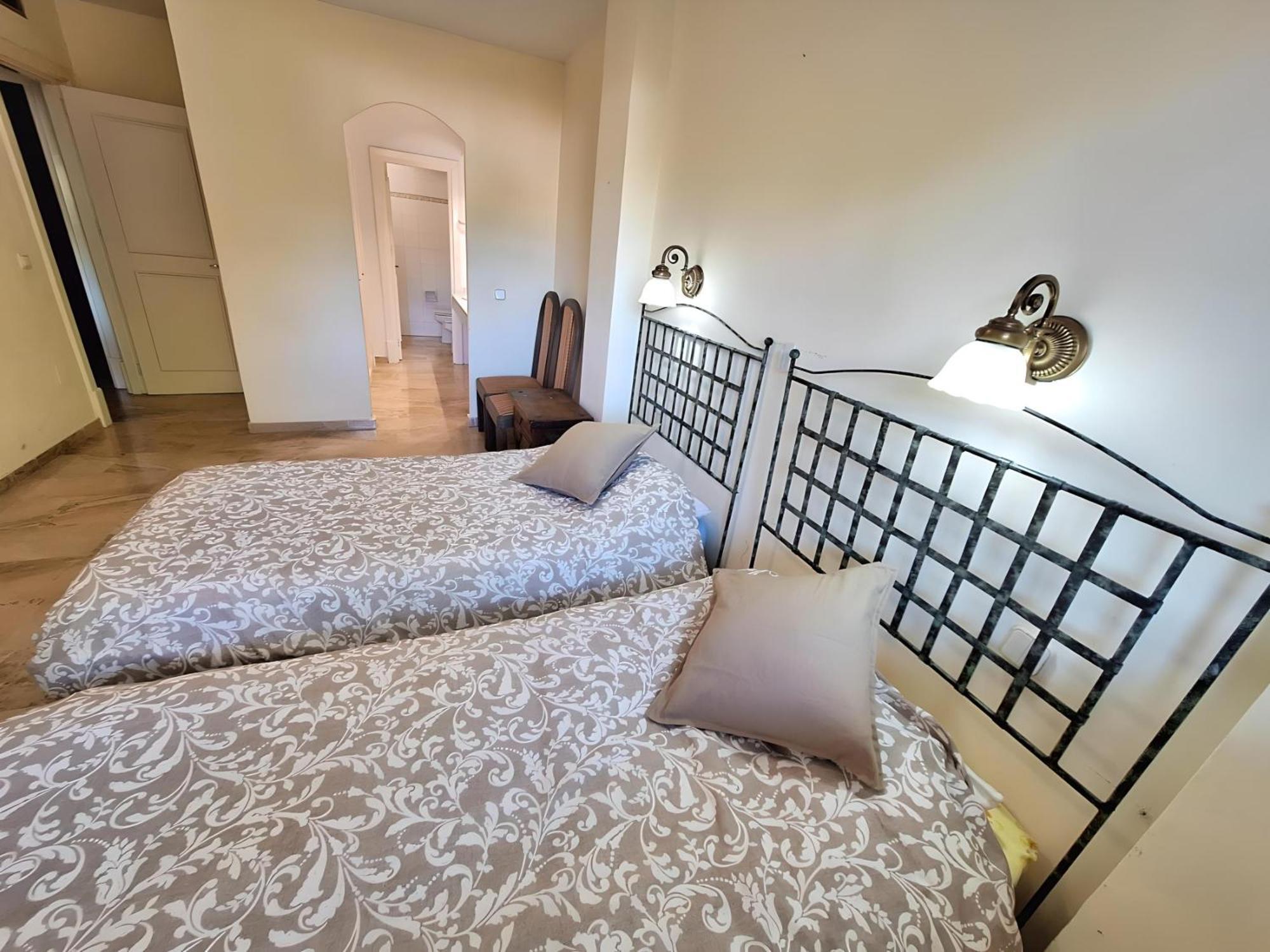 Gorgeous 2Br Apt. W/ Mountain View Puerto Banus 马尔韦利亚 外观 照片