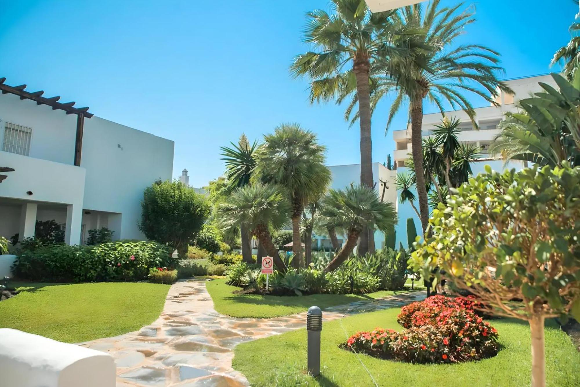 Gorgeous 2Br Apt. W/ Mountain View Puerto Banus 马尔韦利亚 外观 照片