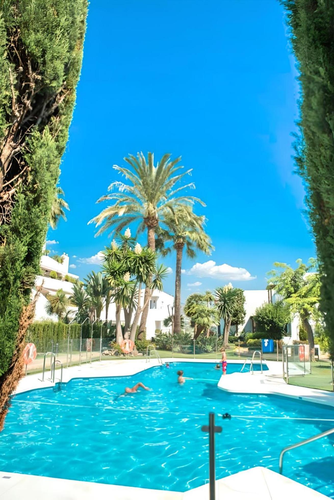 Gorgeous 2Br Apt. W/ Mountain View Puerto Banus 马尔韦利亚 外观 照片